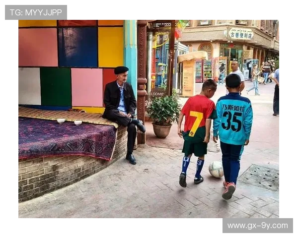 当足球遇上街头奇葩操作全场笑成一锅粥 当足球遇上街头奇葩操作全场笑成一锅粥