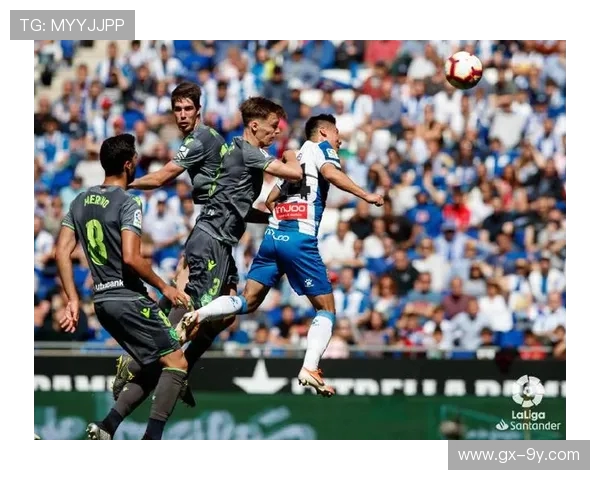 河南足球中场远射破门非凡瞬间全面点燃球迷澎湃激情赛场沸腾时刻