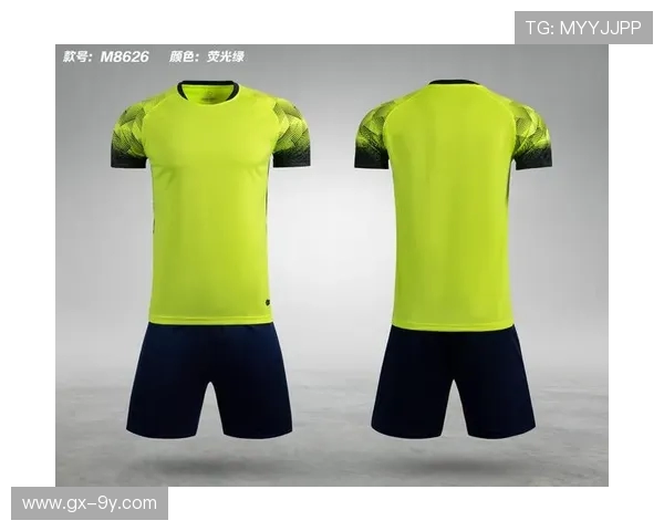 个性定制长袖男童足球服舒适透气运动装适合青少年比赛训练 个性定制长袖男童足球服舒适透气运动装适合青少年比赛训练